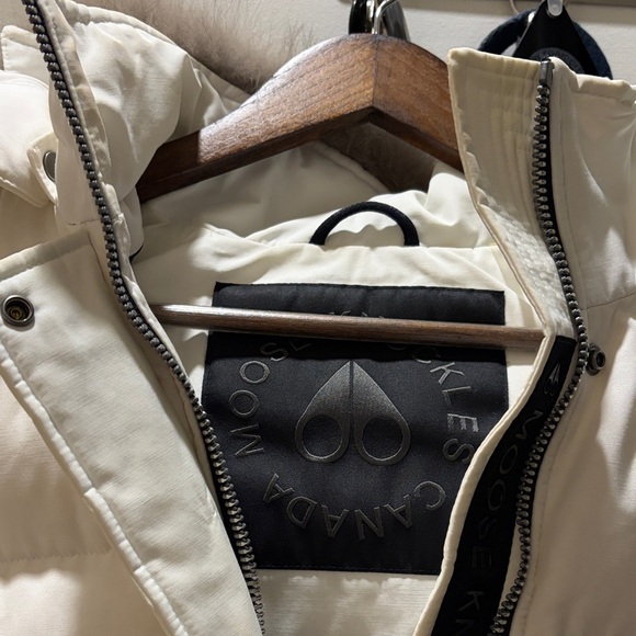 Moose Knuckles Mistaya Water Repellant - Picture 4 of 9